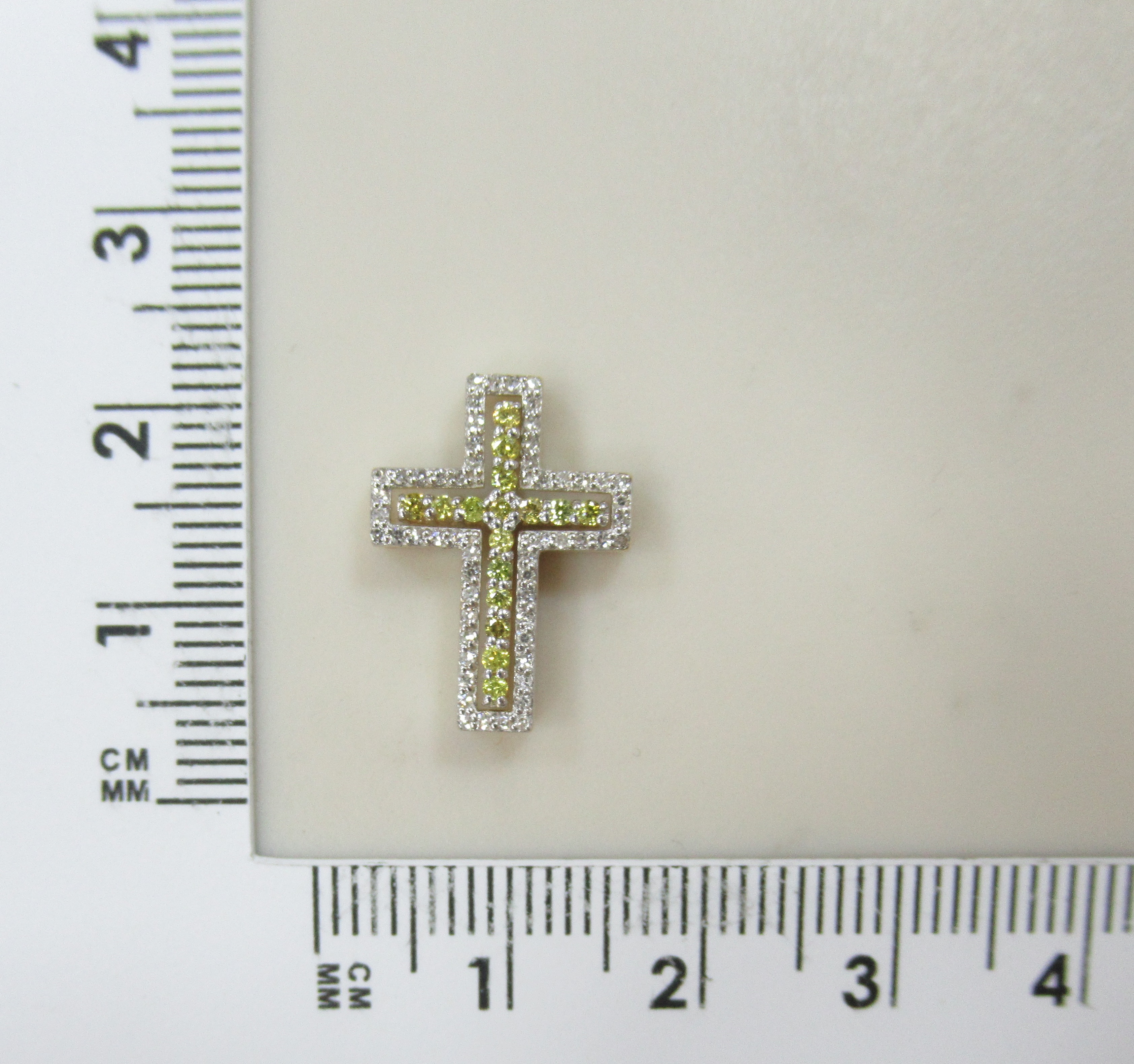 Подвеска-крест из желтого золота с желтыми бриллиантами